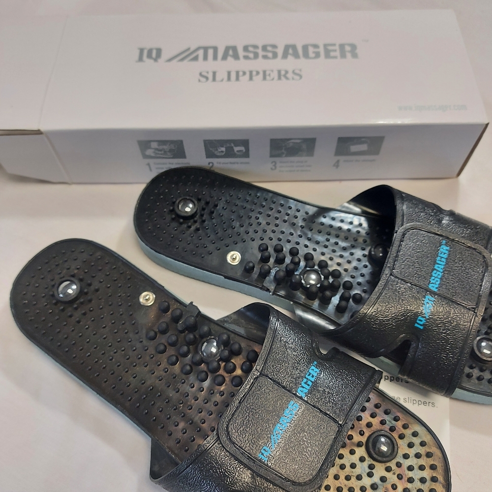 NIB IQ Massager Tens Acu Black Messaging Slippers